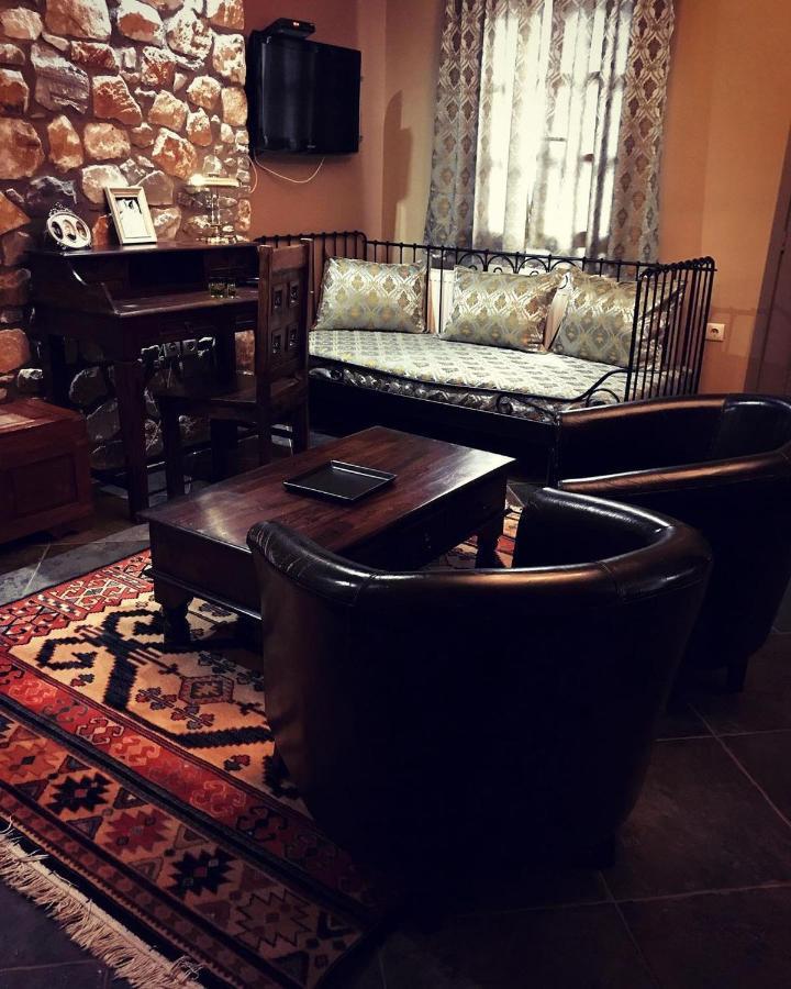 Oikies Art Rooms Ángistron Екстериор снимка