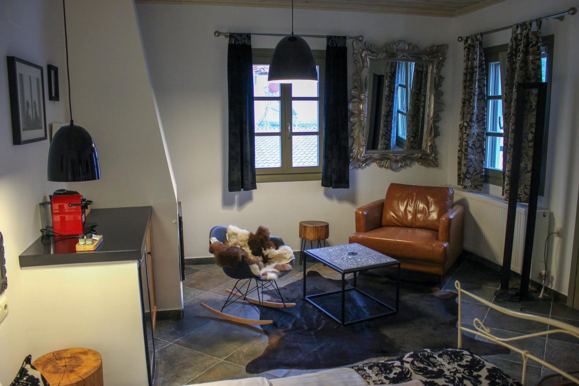 Oikies Art Rooms Ángistron Екстериор снимка